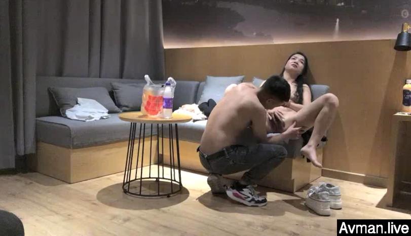 [MP4]小伙苦等一夜&nbsp;&nbsp;从2021年等到2022年&nbsp;&nbsp;C罩杯美乳小姐姐姗姗来迟