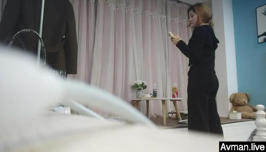 [MP4]170cm长腿御姐 连换两套情趣内衣 肤白貌美 翘乳圆臀