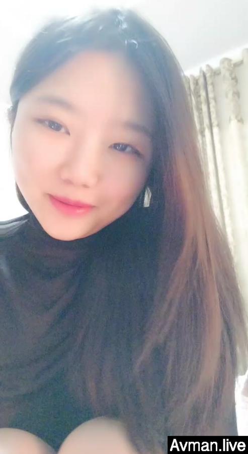 STP29693 性感妖娆极品御姐！超粉嫩多毛肥穴！丁字裤搔首弄姿，掰穴假屌抽插，爽的流出白浆